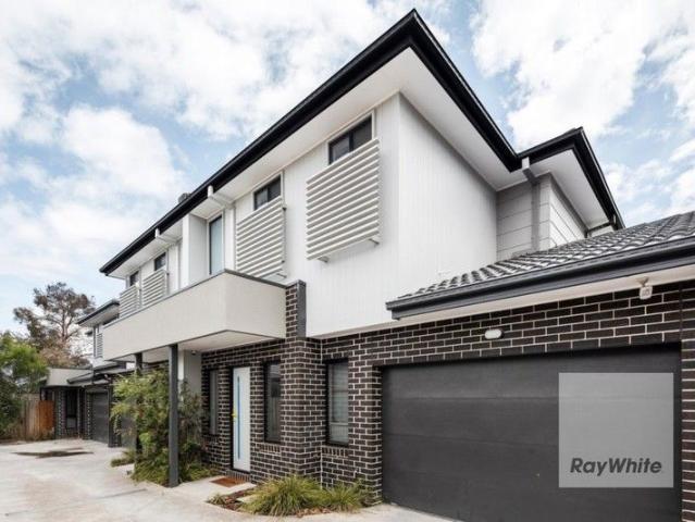 Townhouse for sale in Camerons Creek, Victoria