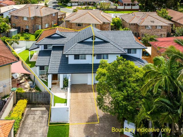 Duplex for sale in Mudgeeraba, Gold Coast City
