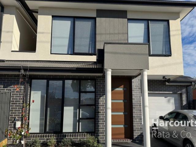 Townhouse for sale in Camerons Creek, Victoria