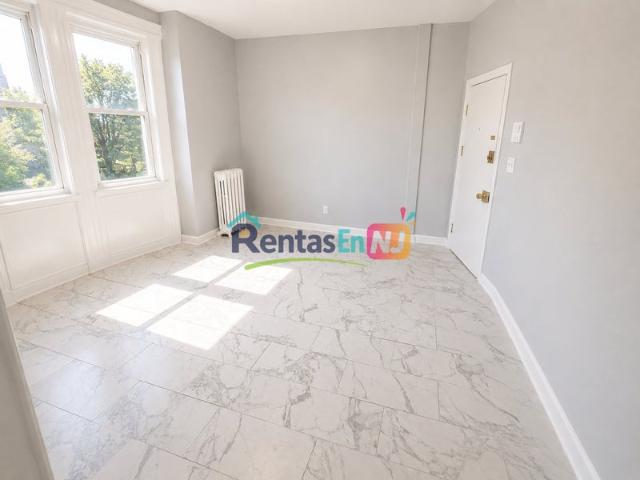 Room for rent in Newark, New Jersey