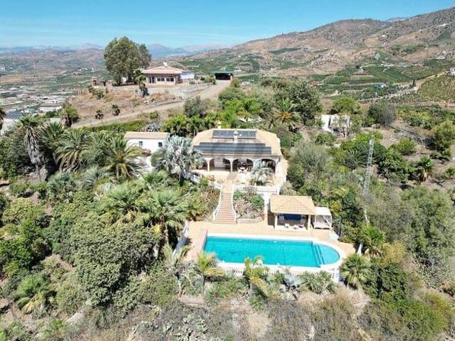 Casa en venta en La Gloria, La Axarquía