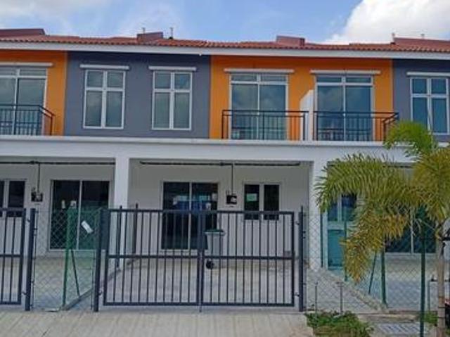 Terraced House for sale in Malaka