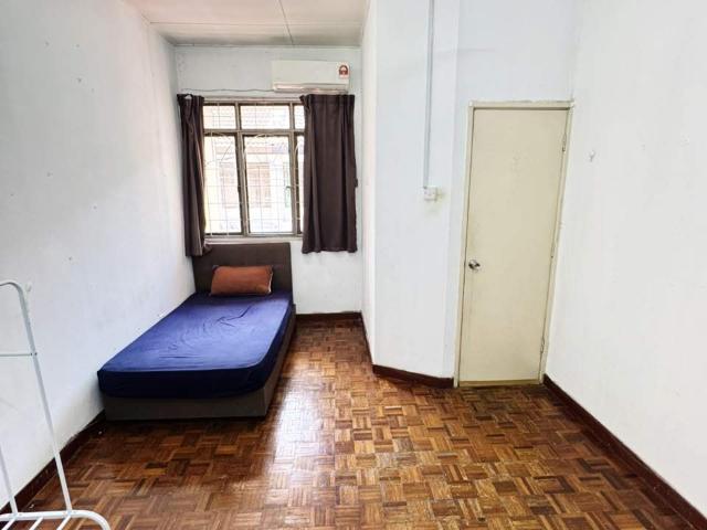Room for rent in Petaling, Damansara Damai