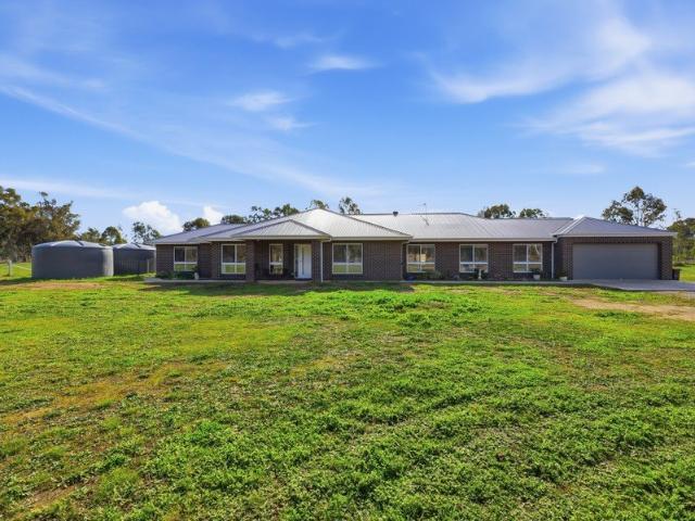 Cottage for sale in Benalla, Victoria