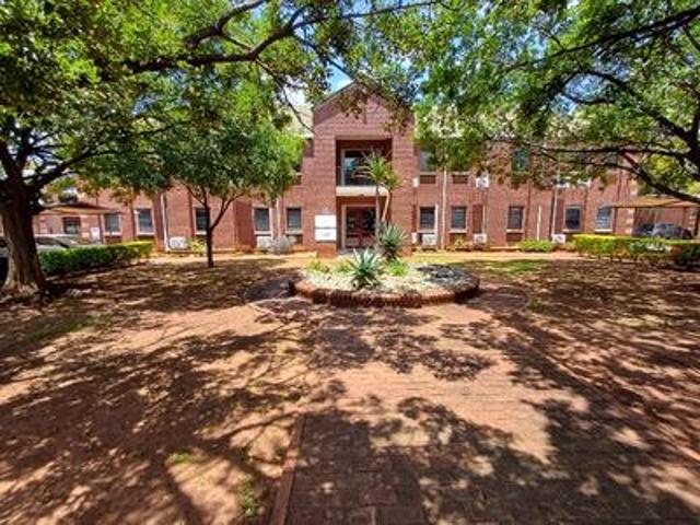 Commercial for rent in Die Hoewes, Centurion