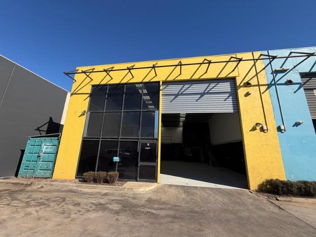 Warehouse for rent in Melton, Melbourne
