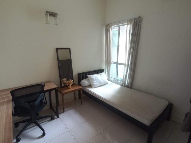 Room for rent in Petaling, Damansara Damai