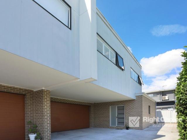 Townhouse for sale in Oak Flats Dc, New South Wales