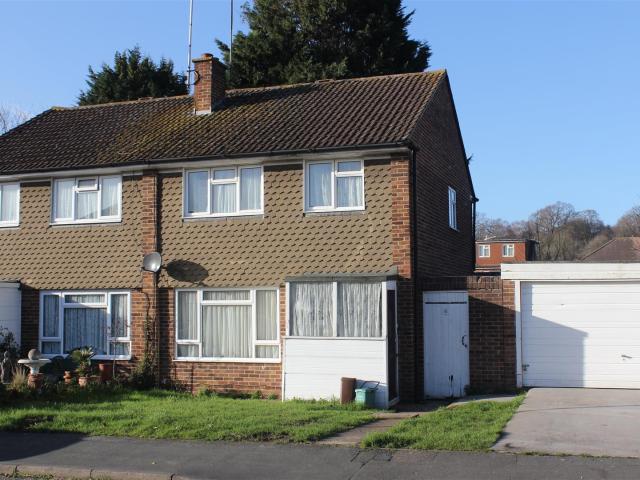 House for rent in Ripley Springs, Runnymede