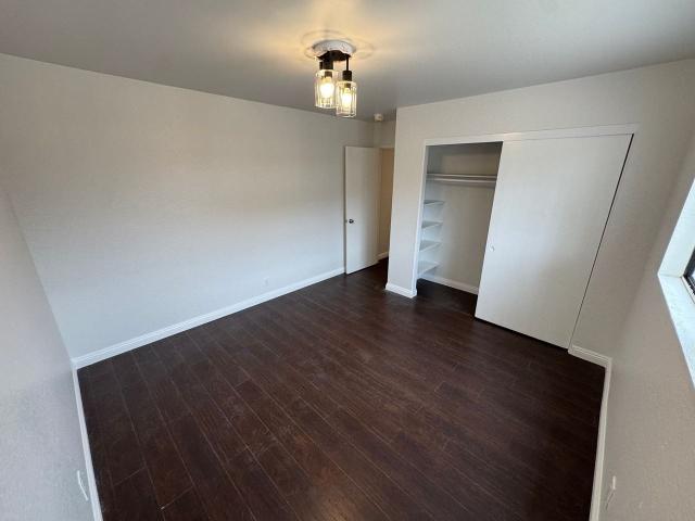 Apartment for rent in Midway City, California