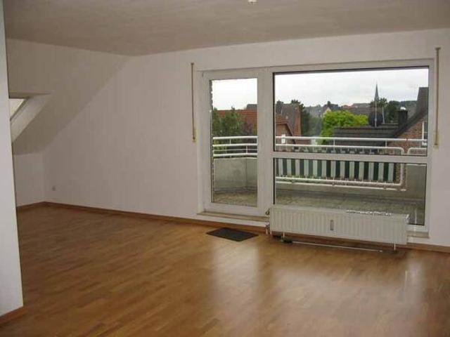 Dachgeschosswohnung kaufen in Pesch, Korschenbroich