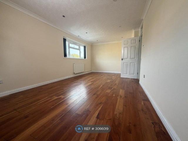 Apartment for rent in Studlands Park, West Suffolk