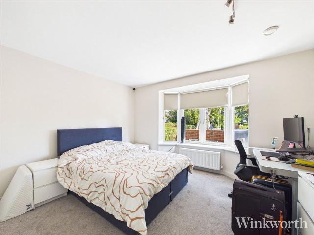 Apartment for rent in London Borough of Ealing, Park Royal
