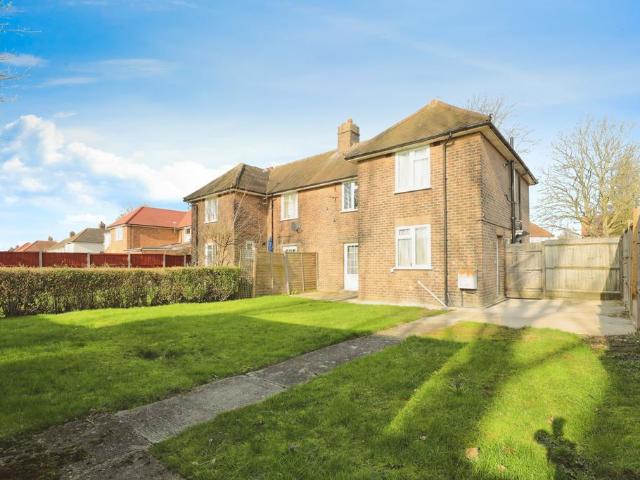 House for rent in London Borough of Ealing, Park Royal