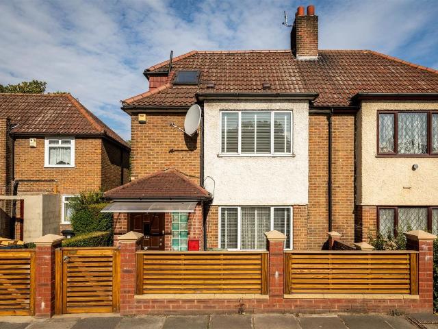 Apartment for rent in London Borough of Ealing, Park Royal