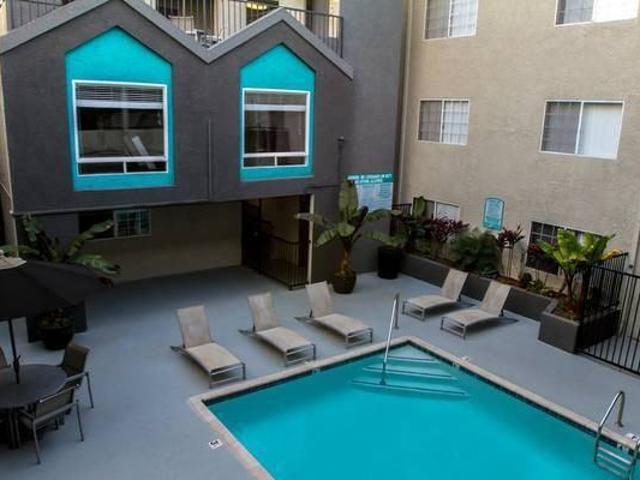 Apartment for rent in Canoga Park, California