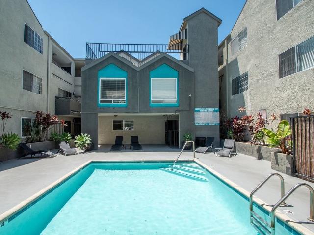 Apartment for rent in Canoga Park, California