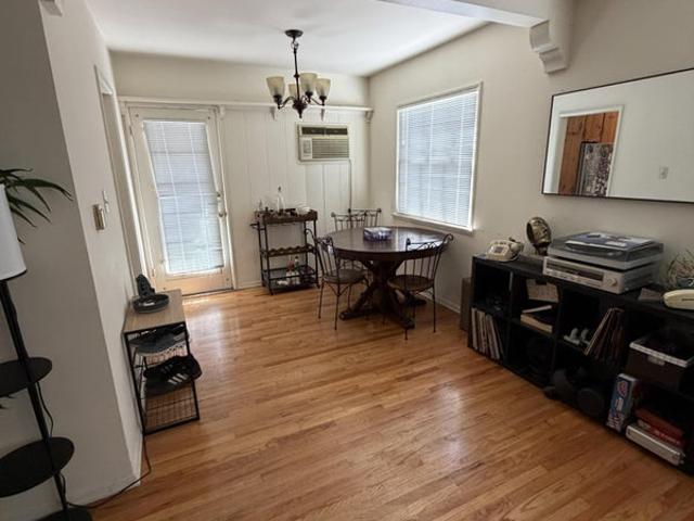 Room for rent in Canoga Park, California