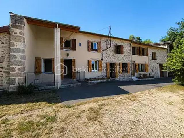 Maison vente à Le Gripel, Noirétable