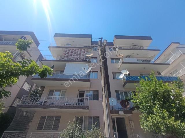 Tire, İzmir içerisinde kiralık mülk