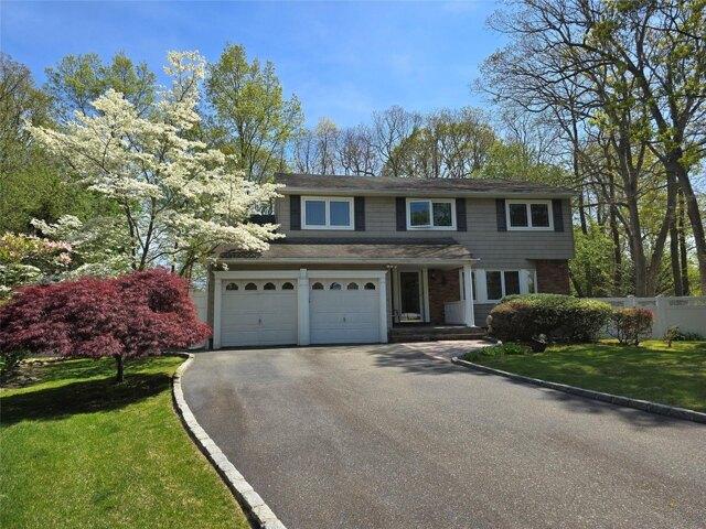 House for sale in Hauppauge House for sale in Hauppauge