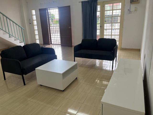 Terraced House for sale in Malaka
