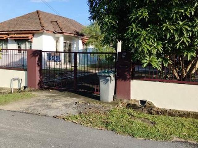 Bungalow for sale in Malaka