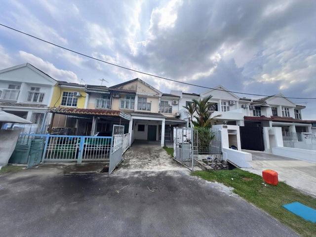 Terraced House for sale in Langat, Selangor