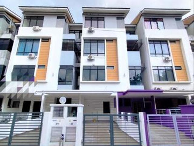 Townhouse for sale in Petaling, Subang Jaya