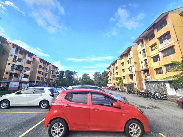 Flat for sale in Petaling, Alam Impian