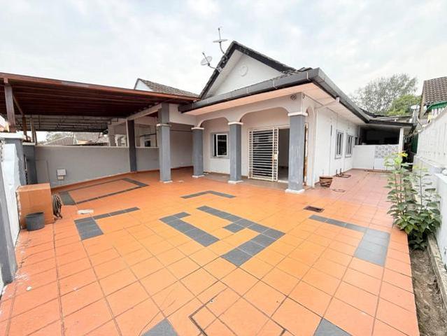 Residential House for sale in Sendayan Village, Negeri Sembilan