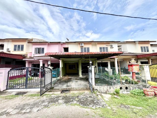 Terraced House for sale in Malaka