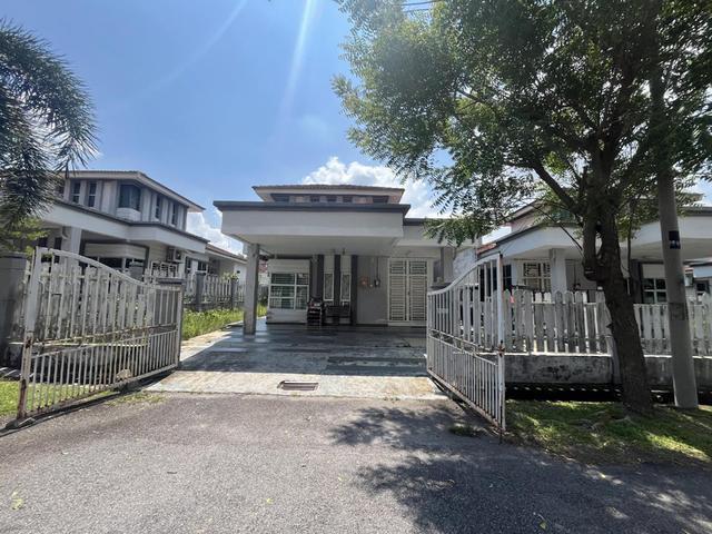Residential House for sale in Malaka