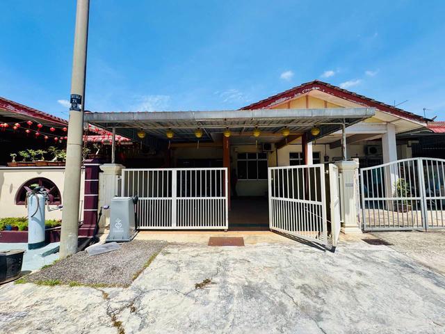 Terraced House for sale in Malaka