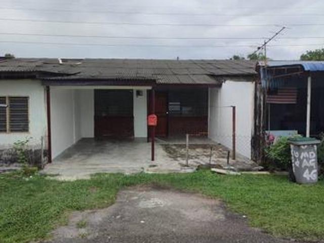 Terraced House for sale in Malaka