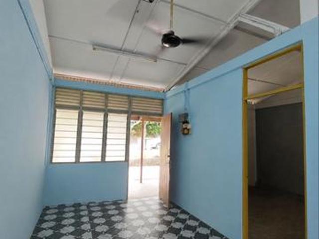 Terraced House for sale in Malaka