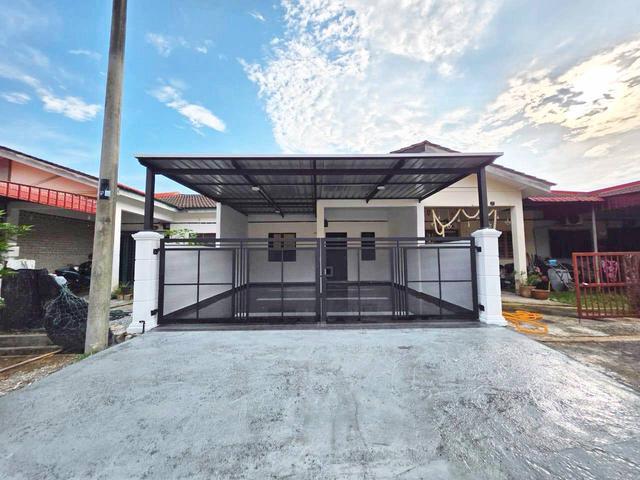 Terraced House for sale in Malaka