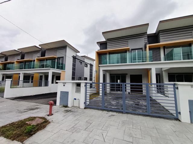 Terraced House for sale in Tanjong Sepat, Selangor