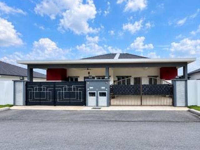 Residential House for sale in Sendayan Village, Negeri Sembilan