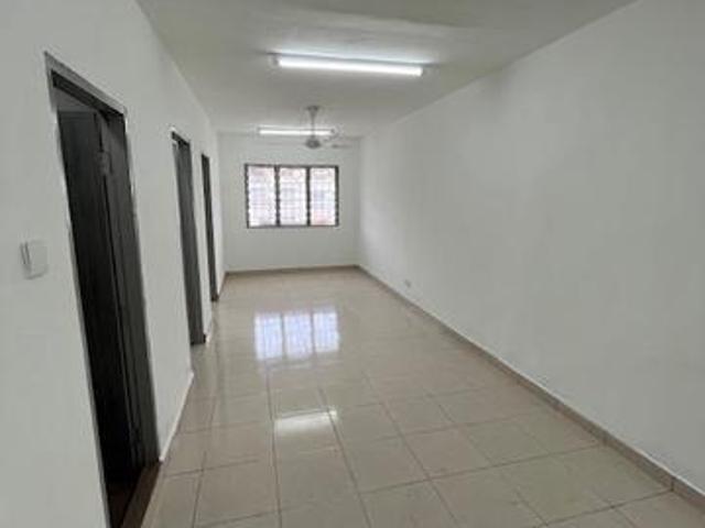Apartment for sale in Petaling, Damansara Damai