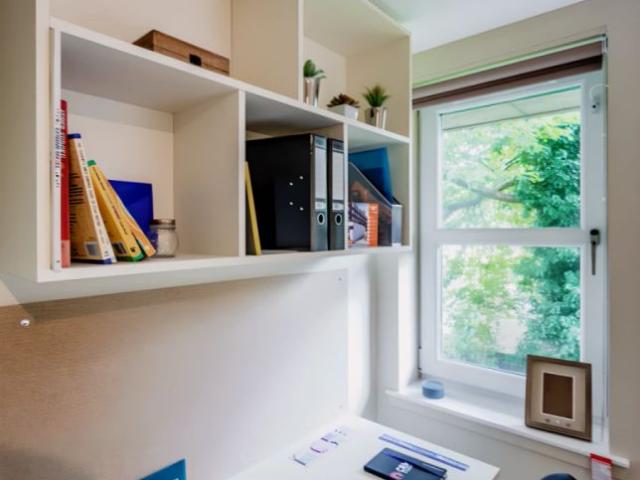 Room for rent in West End, Scotland