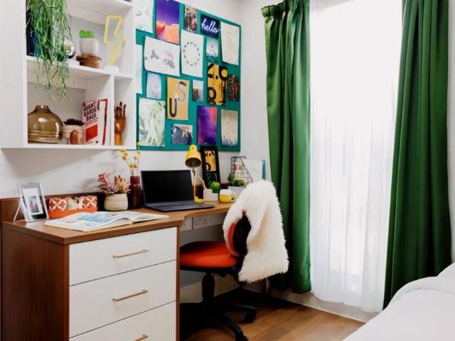 Room for rent in Holyrood, Old Town