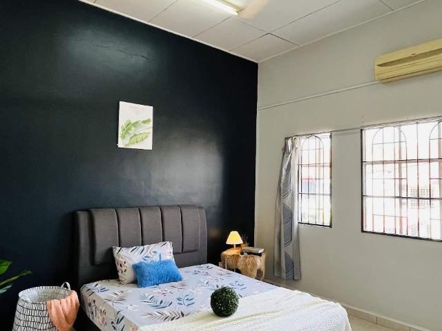 Room for rent in Sendayan Village, Negeri Sembilan
