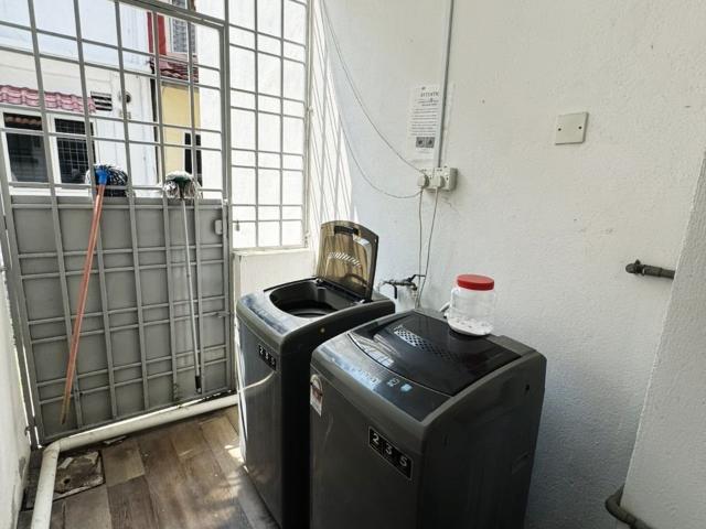 Room for rent in Petaling, Alam Impian