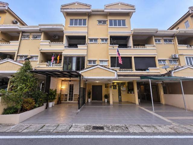 Townhouse for sale in Shah Alam, Petaling