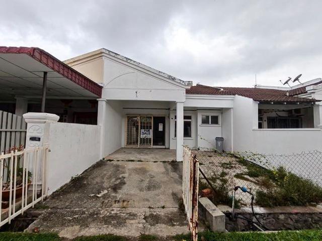 Terraced House for sale in Malaka