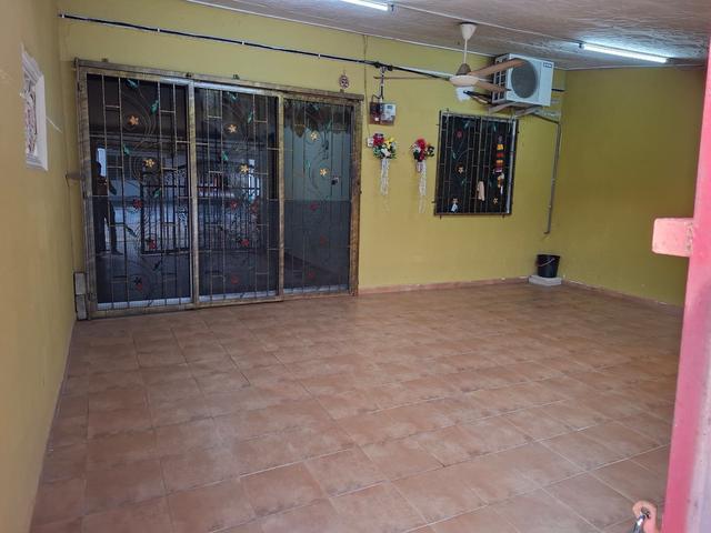 Terraced House for sale in Malaka