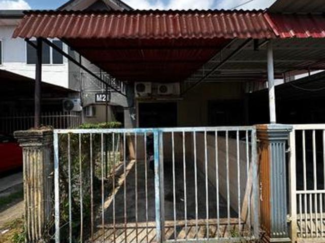 Townhouse for sale in Malaka