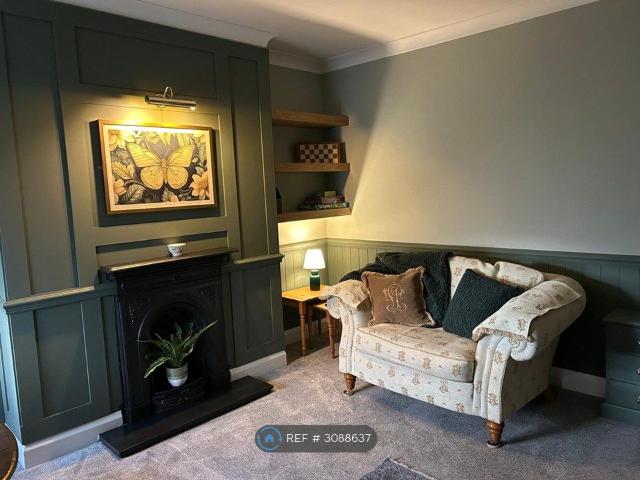 Apartment for rent in Leatherhead, Mole Valley
