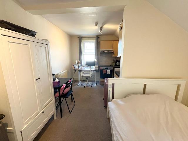 Studio for rent in Robin Hood, Oxford